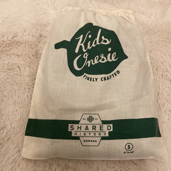 Shared History Canada Kids Onesie Sz. Small 41-46” - Picture 4 of 6
